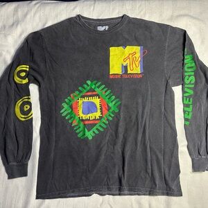MTV Gray Long Sleeve Shirt with Colorful Graphics